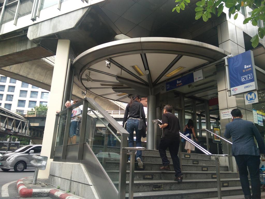 Hotel Pula Silom Bangkok Exterior foto